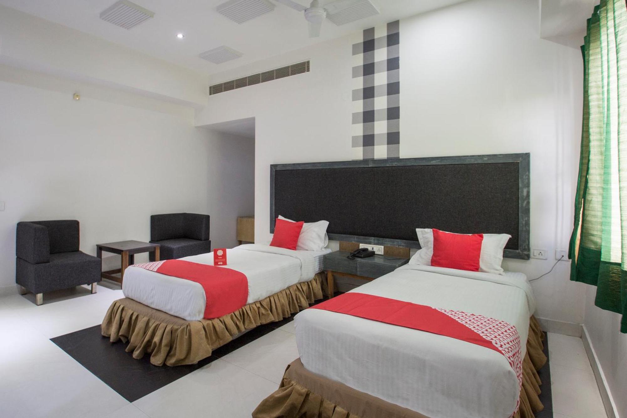 Hotel O Palak Residency Near Erragadda Metro Station Hyderabad Exteriör bild