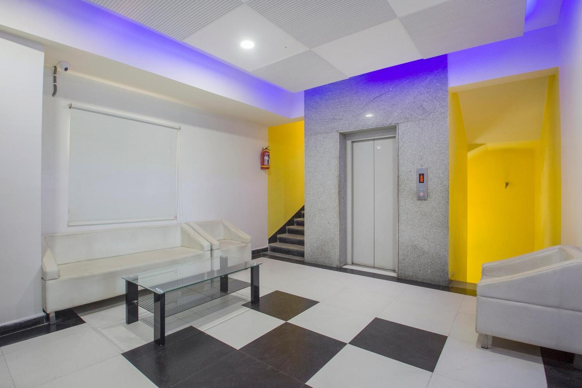 Hotel O Palak Residency Near Erragadda Metro Station Hyderabad Exteriör bild
