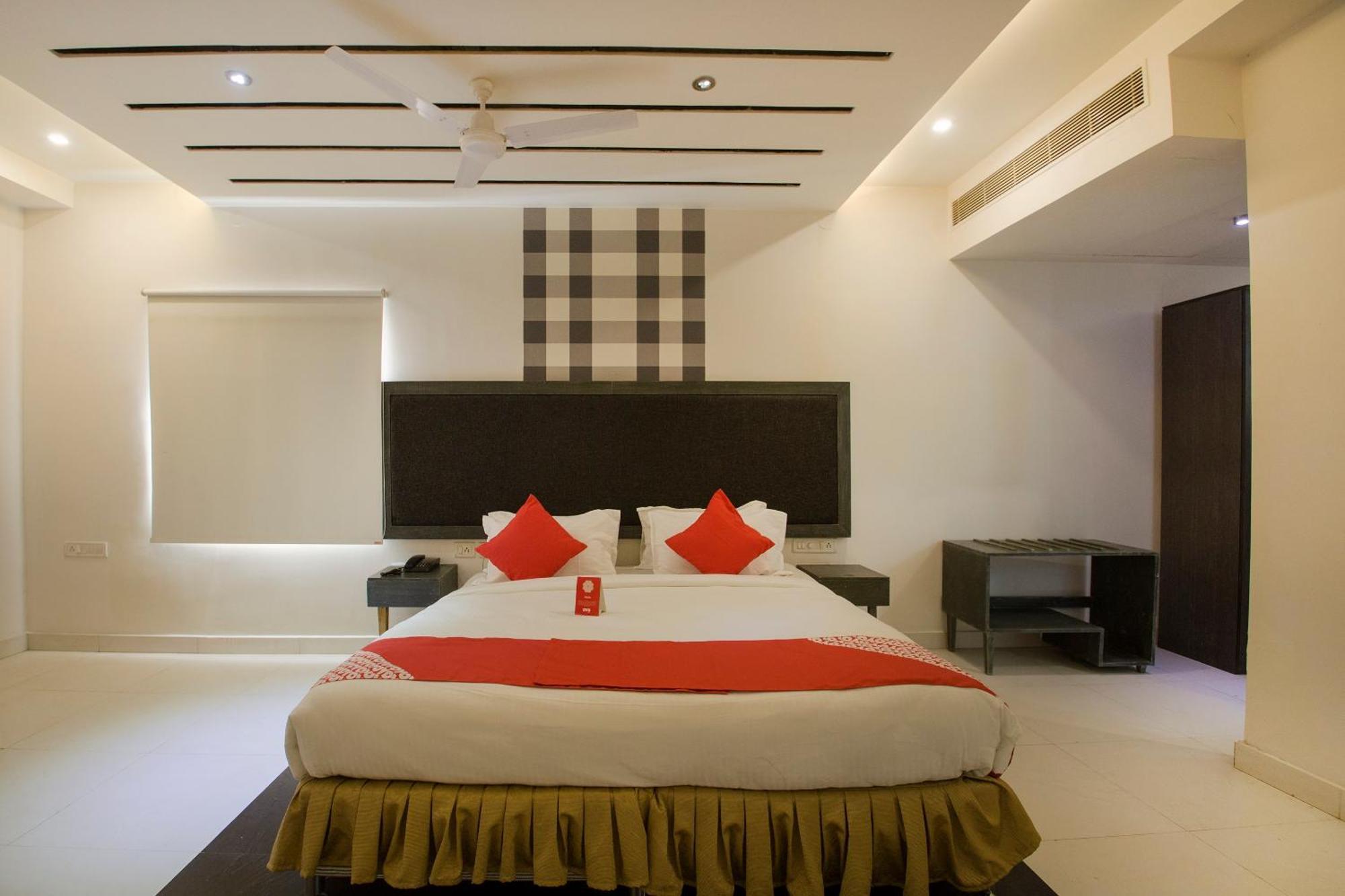 Hotel O Palak Residency Near Erragadda Metro Station Hyderabad Exteriör bild