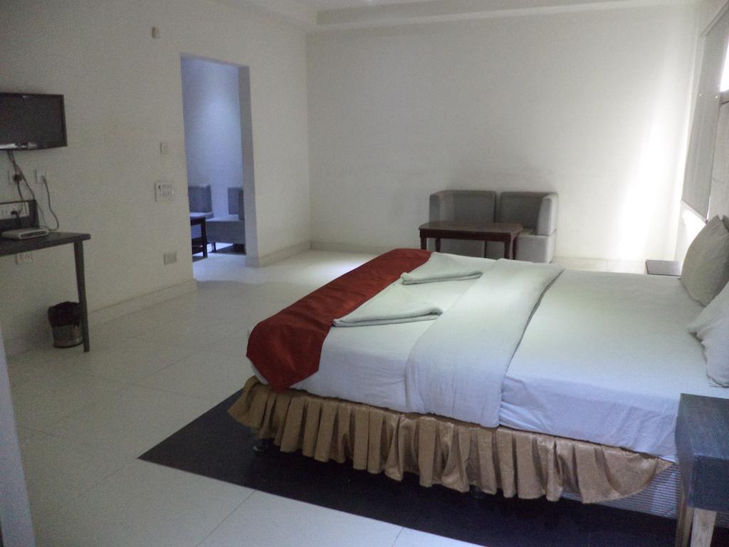 Hotel O Palak Residency Near Erragadda Metro Station Hyderabad Rum bild