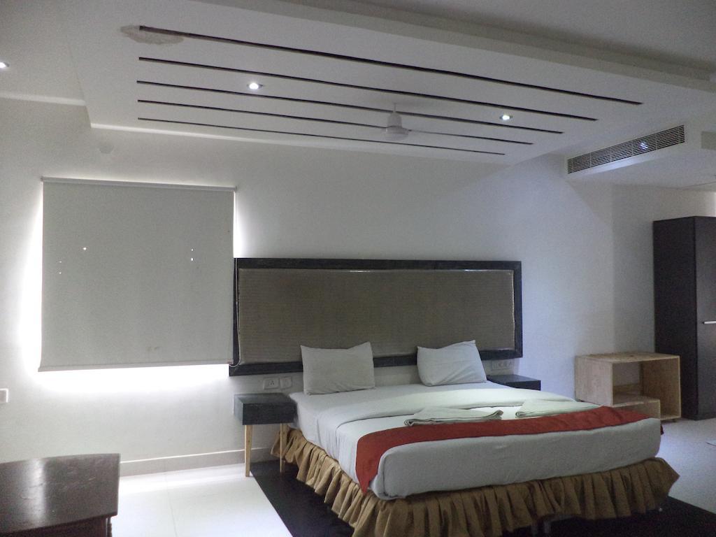 Hotel O Palak Residency Near Erragadda Metro Station Hyderabad Exteriör bild