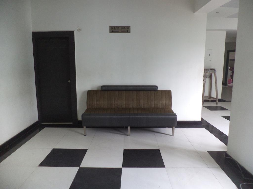 Hotel O Palak Residency Near Erragadda Metro Station Hyderabad Exteriör bild