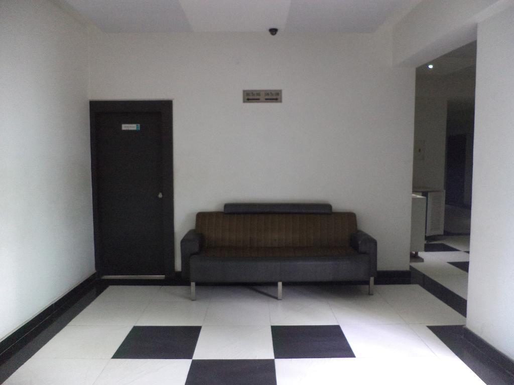 Hotel O Palak Residency Near Erragadda Metro Station Hyderabad Exteriör bild